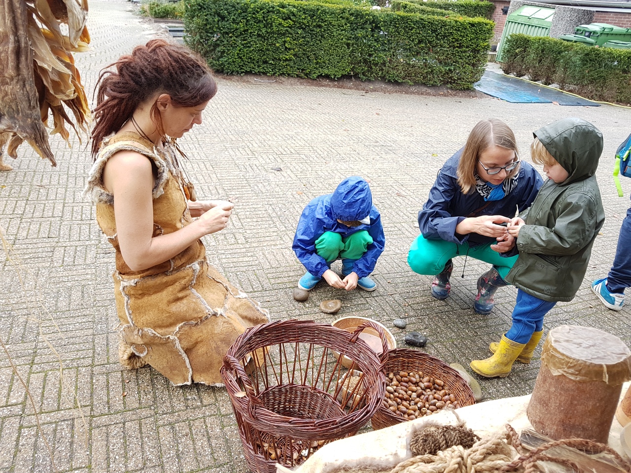 Kinderen bereiden voedsel