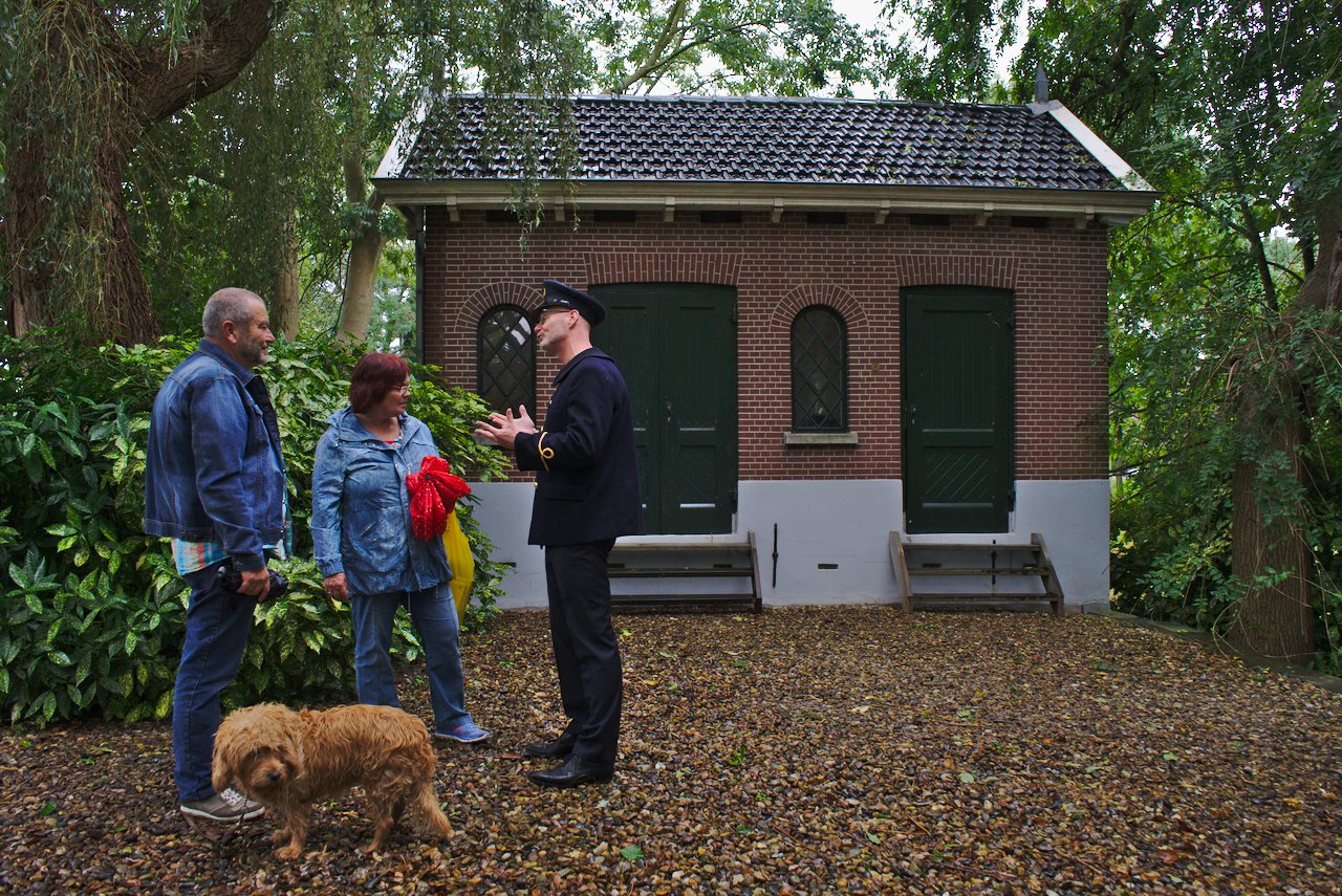 Anno 1904 Het Baarhuisje en de begraafplaats